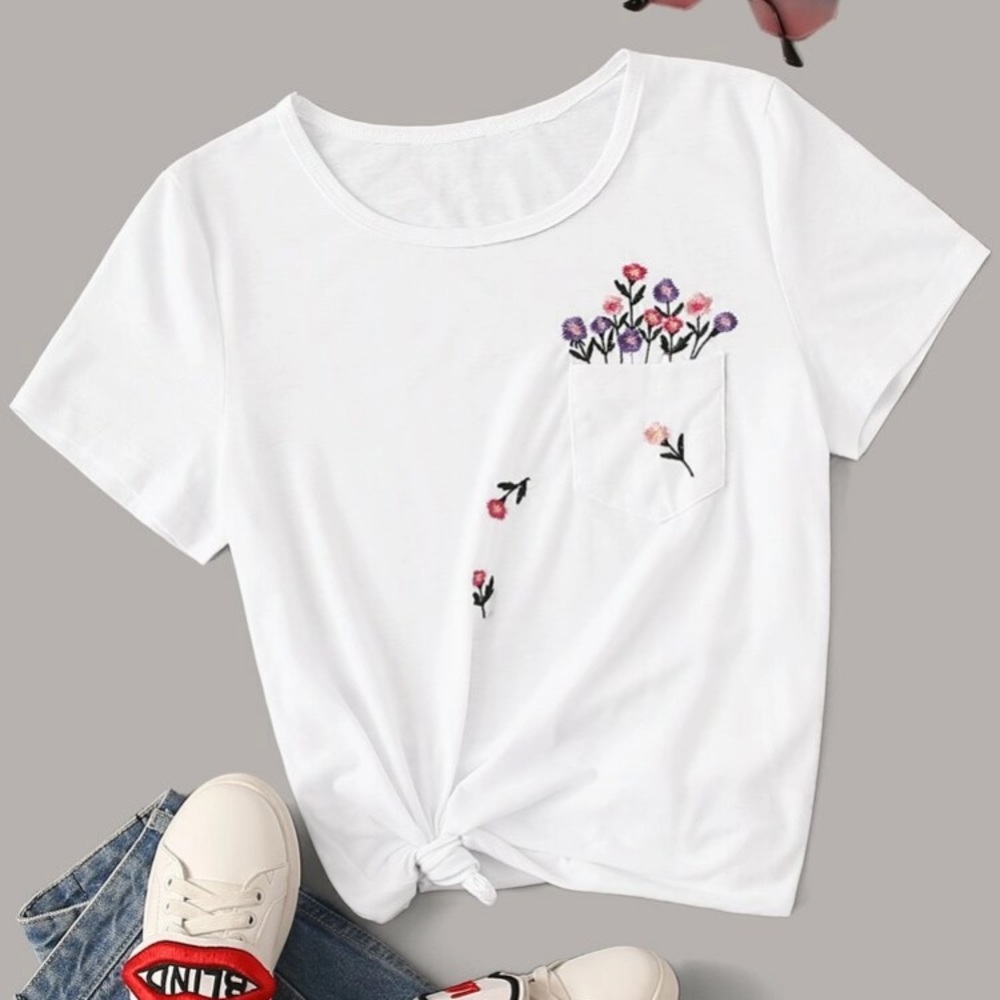 White flower embroidery t shirt